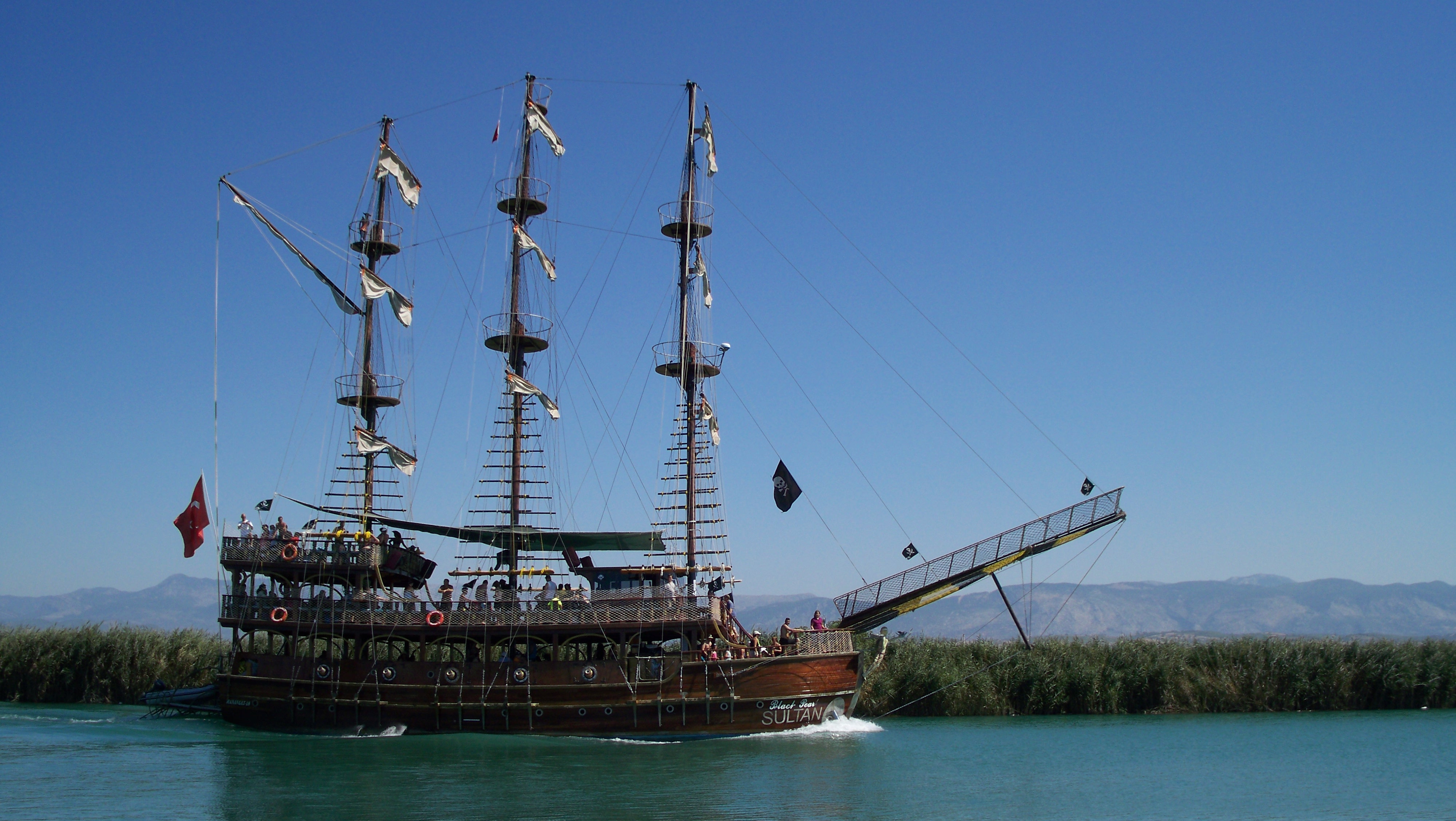 Antalya K�pr�l� Kanyon Tekne Turu