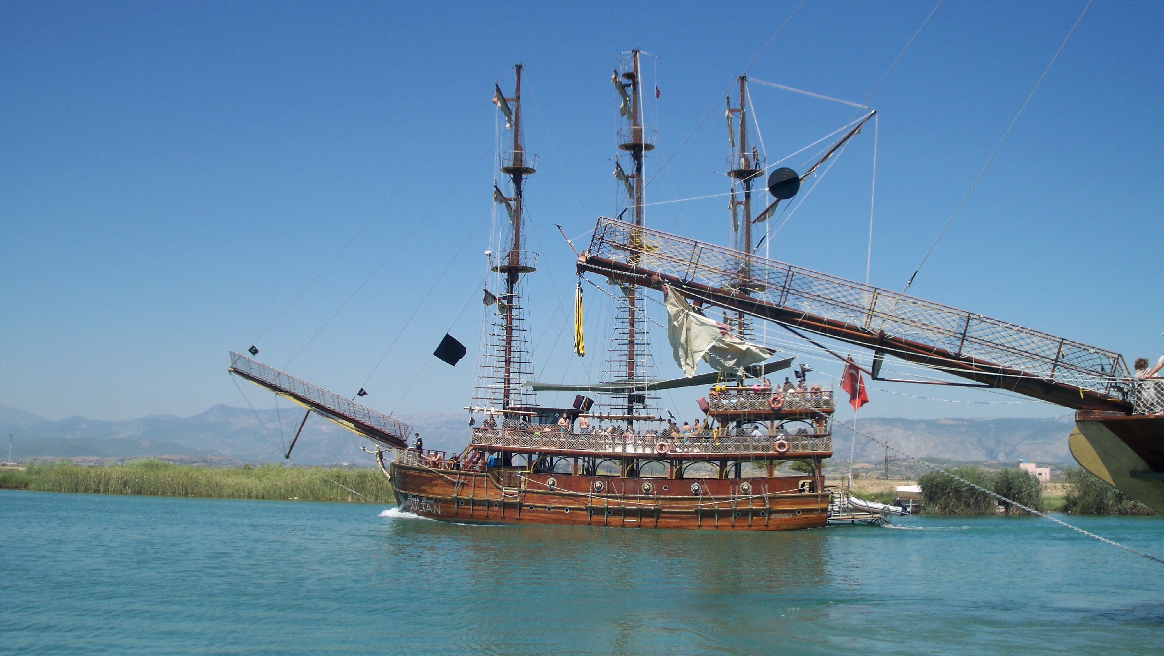 Antalya K�pr�l� Kanyon Tekne Turu